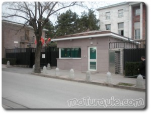 Entree-Ambassade-France_mt Entrée de l’Ambassade de France à Ankara